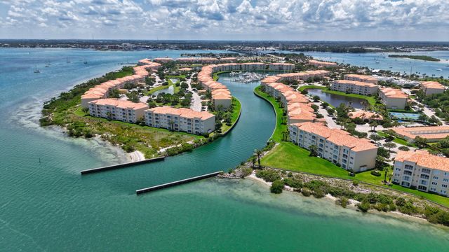 26 Harbour Isle Drive W 303, Fort Pierce, FL 34949