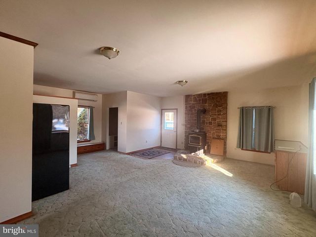 3189 POWELLS VALLEY RD, Halifax, PA 17032