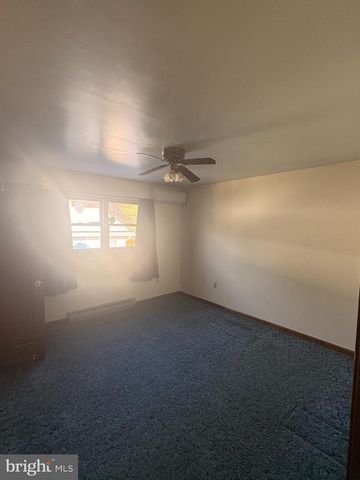 3189 POWELLS VALLEY RD, Halifax, PA 17032