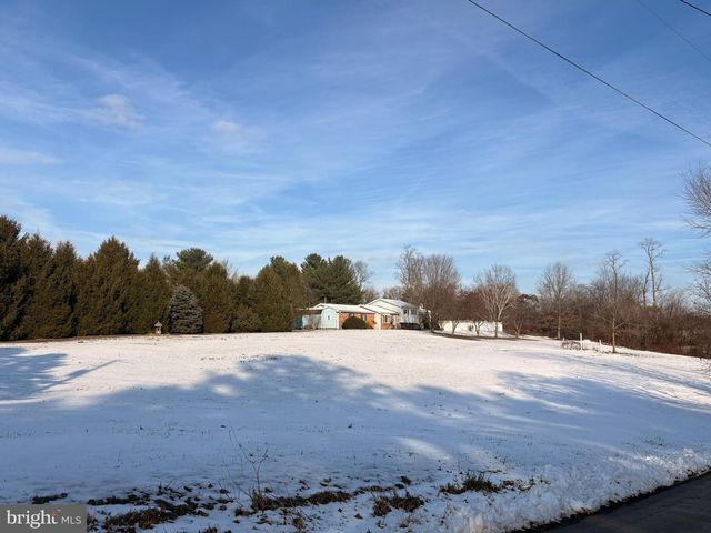 3189 POWELLS VALLEY RD, Halifax, PA 17032