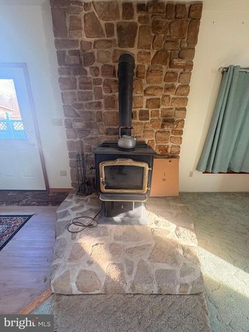 3189 POWELLS VALLEY RD, Halifax, PA 17032