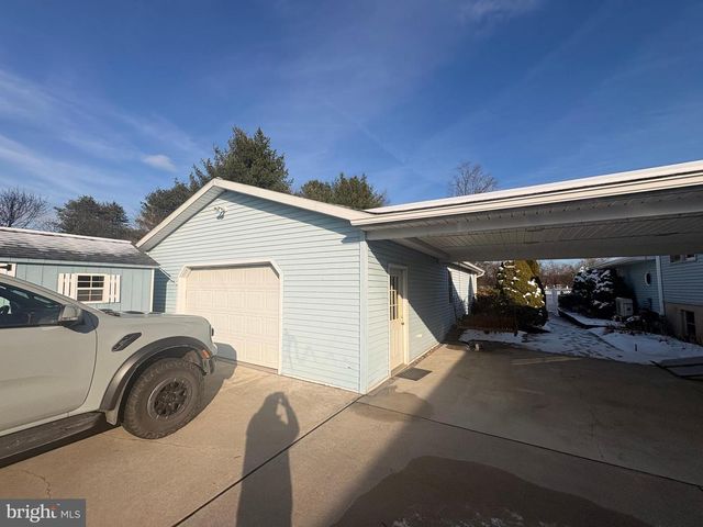 3189 POWELLS VALLEY RD, Halifax, PA 17032