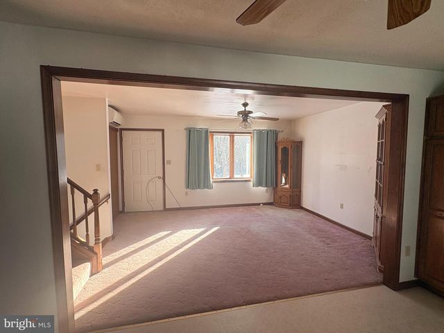 3189 POWELLS VALLEY RD, Halifax, PA 17032