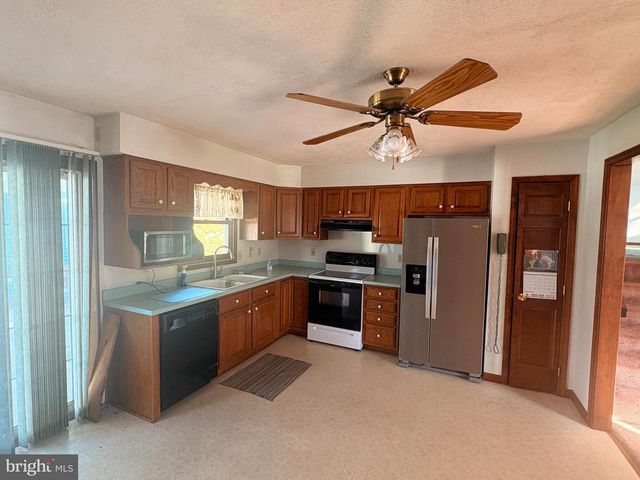 3189 POWELLS VALLEY RD, Halifax, PA 17032