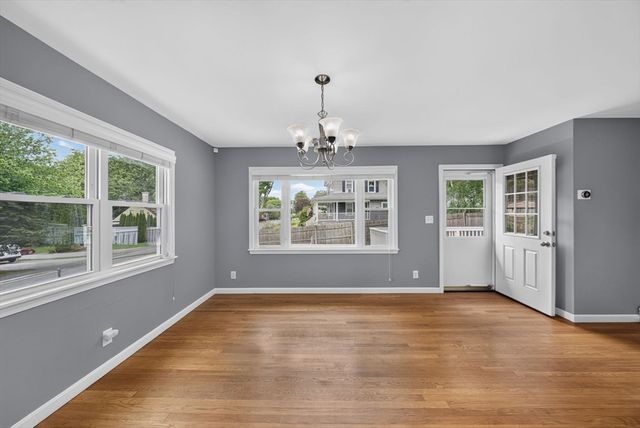 119 High St, North Andover, MA 01845