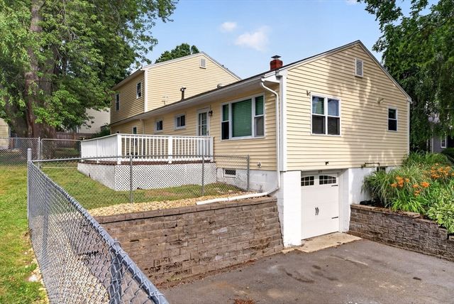 119 High St, North Andover, MA 01845
