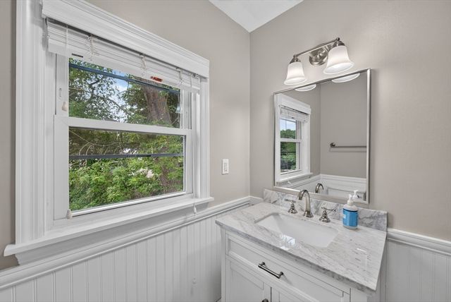 119 High St, North Andover, MA 01845