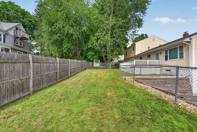 119 High St, North Andover, MA 01845