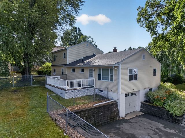 119 High St, North Andover, MA 01845
