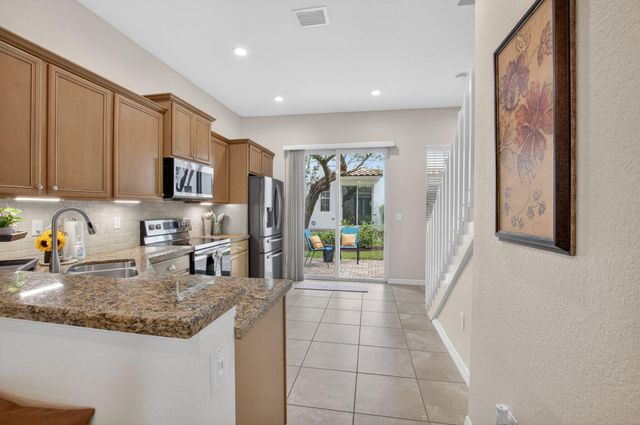 485 Graham Place, Boynton Beach, FL 33435