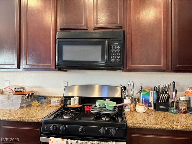 4004 Daydream Bend Street, North Las Vegas, NV 89032