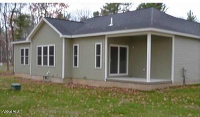 8 Karl Farm Road, Sand Lake, NY 12018