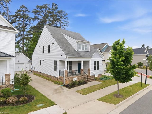 1435 Waltham LN, Newport News, VA 23608