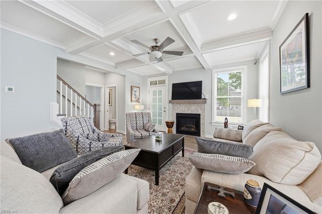 1435 Waltham LN, Newport News, VA 23608