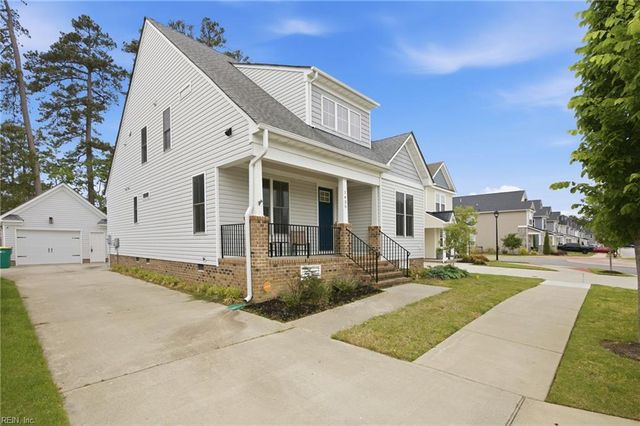 1435 Waltham LN, Newport News, VA 23608