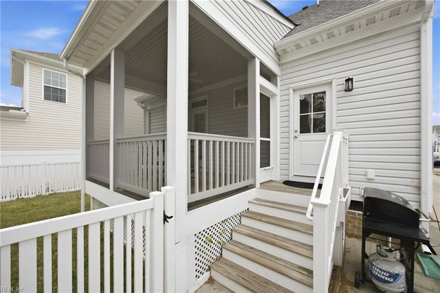 1435 Waltham LN, Newport News, VA 23608