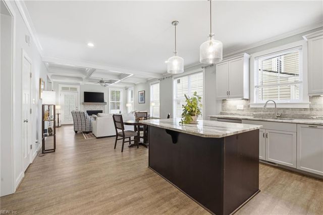 1435 Waltham LN, Newport News, VA 23608