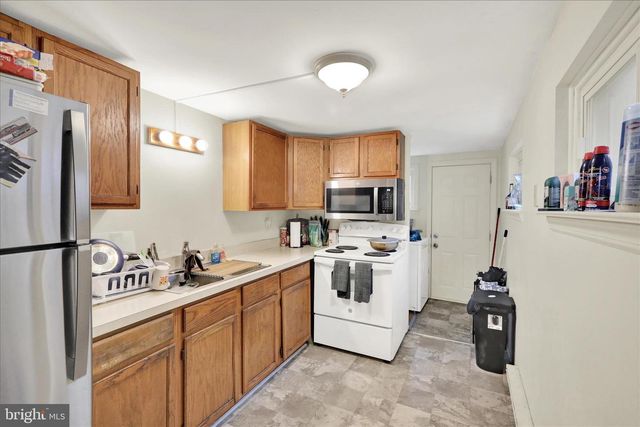 230 LAWRENCE ST, Columbia, PA 17512