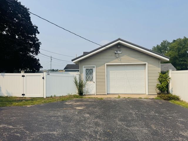 58 Pleasant Street, Peru, NY 12972