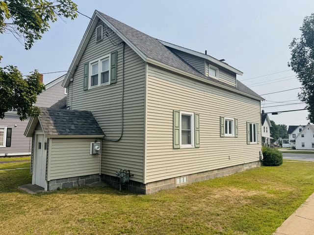 58 Pleasant Street, Peru, NY 12972