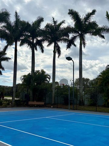 1966 Alamanda Way, Riviera Beach, FL 33404