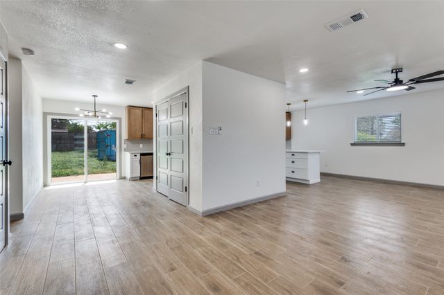 3016 David Lane, Arlington, TX 76013