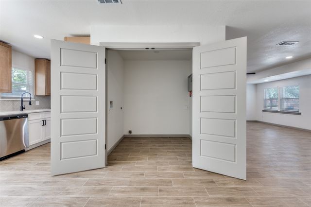 3016 David Lane, Arlington, TX 76013