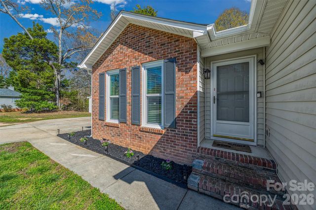 2016 Forest Creek Drive, Rock Hill, SC 29730