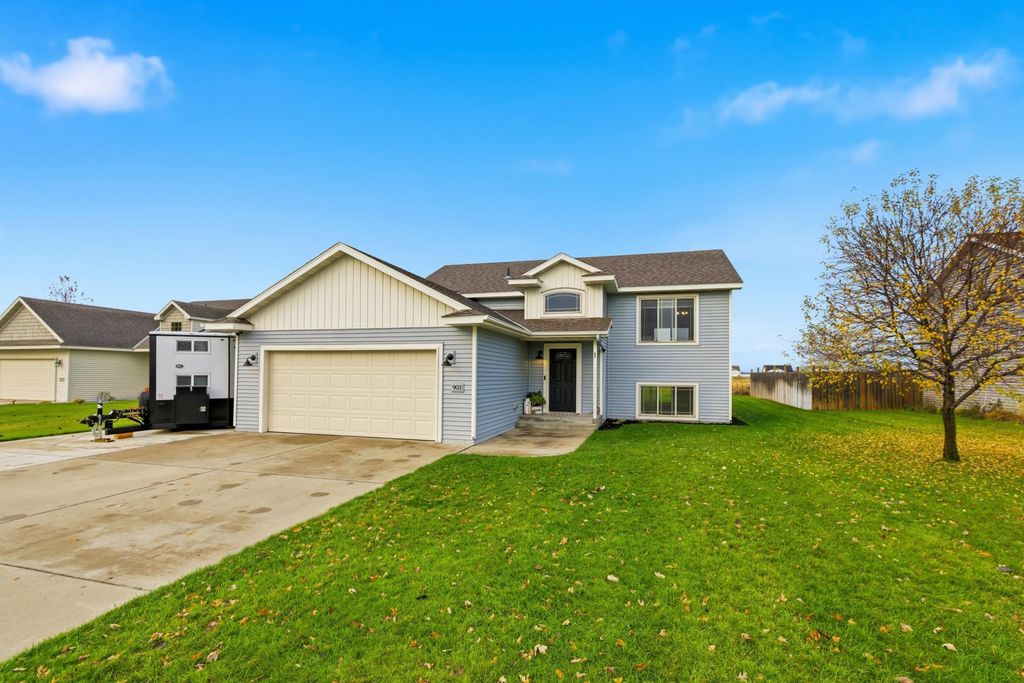 903 2nd Avenue SW, Rice, MN 56367