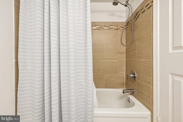 878 COLLEGE PKWY #878-101, Rockville, MD 20850