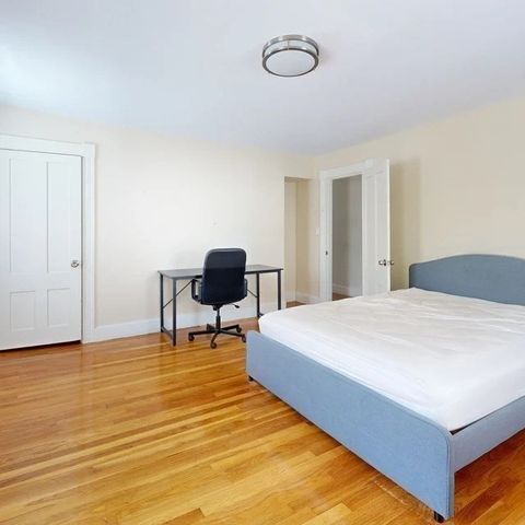 21 Clifton St, Worcester, MA 01610