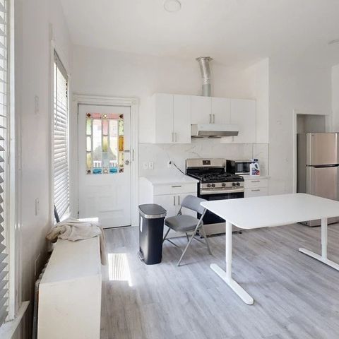 21 Clifton St, Worcester, MA 01610