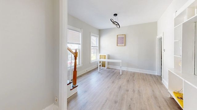 21 Clifton St, Worcester, MA 01610