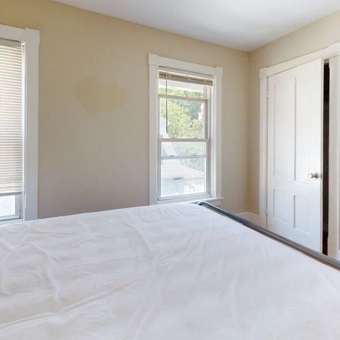21 Clifton St, Worcester, MA 01610