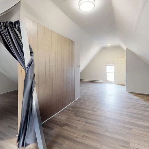 21 Clifton St, Worcester, MA 01610