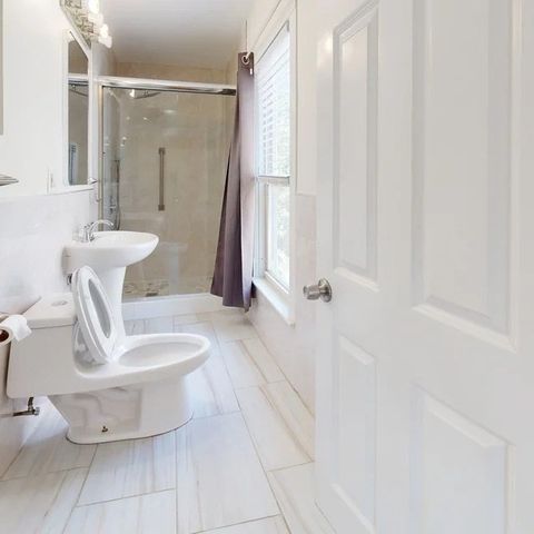 21 Clifton St, Worcester, MA 01610