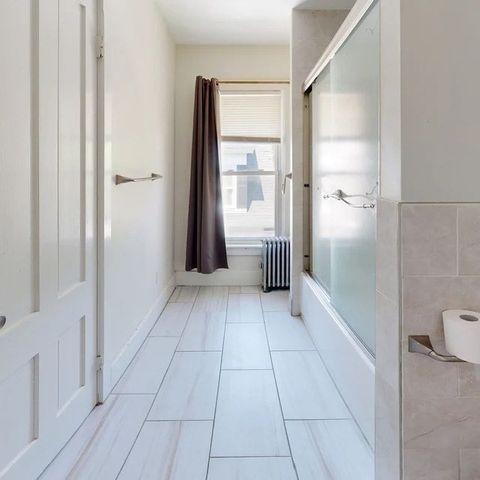 21 Clifton St, Worcester, MA 01610