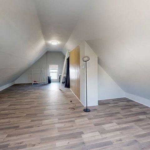 21 Clifton St, Worcester, MA 01610