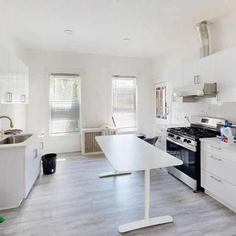 21 Clifton St, Worcester, MA 01610
