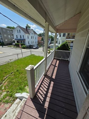 21 Clifton St, Worcester, MA 01610