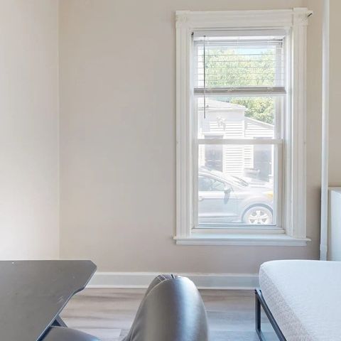 21 Clifton St, Worcester, MA 01610