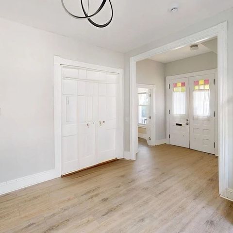 21 Clifton St, Worcester, MA 01610