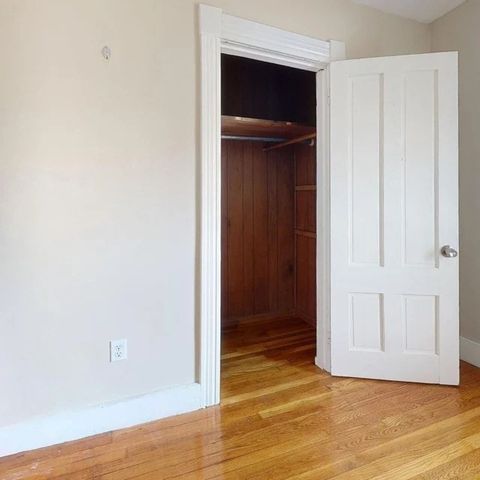 21 Clifton St, Worcester, MA 01610
