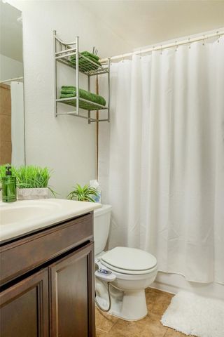 210 Wincliff DR, Buda, TX 78610