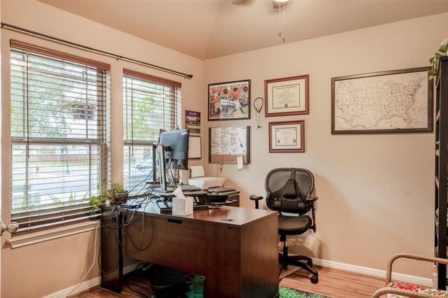 210 Wincliff DR, Buda, TX 78610