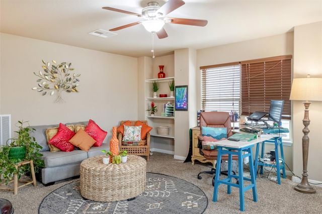 210 Wincliff DR, Buda, TX 78610