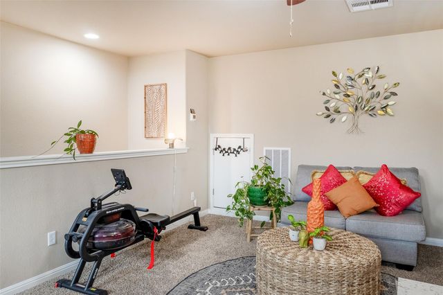 210 Wincliff DR, Buda, TX 78610