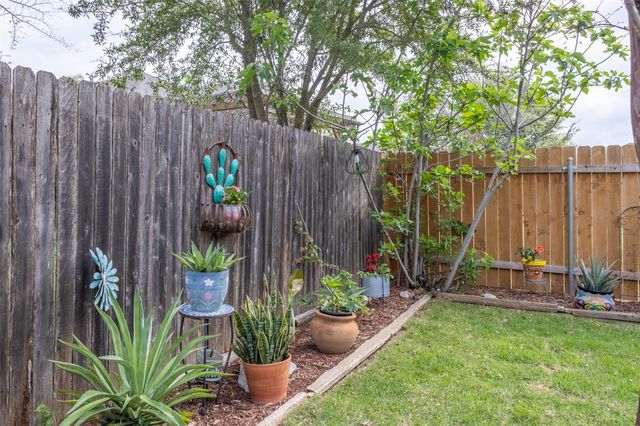 210 Wincliff DR, Buda, TX 78610