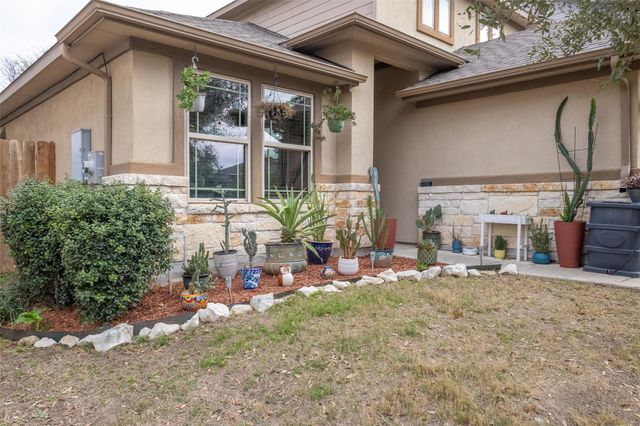 210 Wincliff DR, Buda, TX 78610