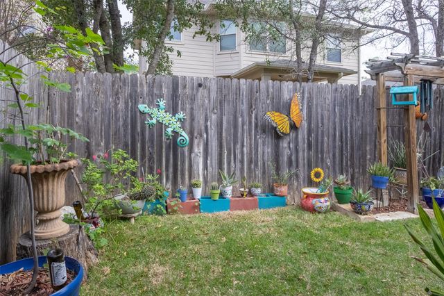 210 Wincliff DR, Buda, TX 78610